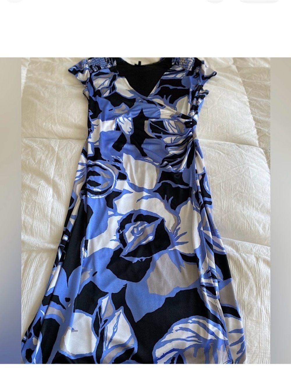 🦋 Like New, Le Chateau Floral Wrap-Style Women’s Dress